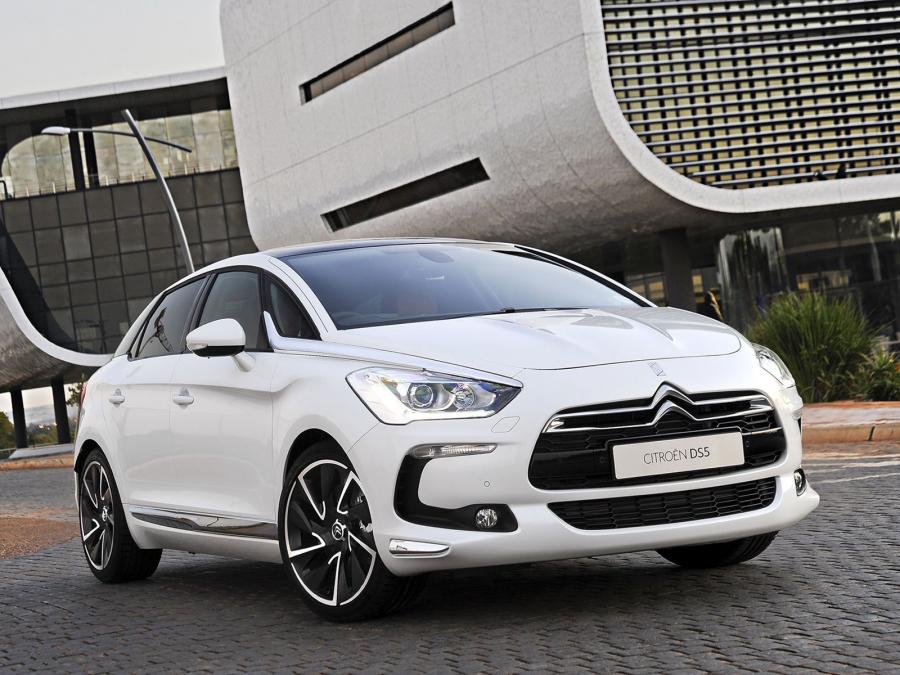  Citroen DS5 2012 года  (ZA) (фото 9 из 26)